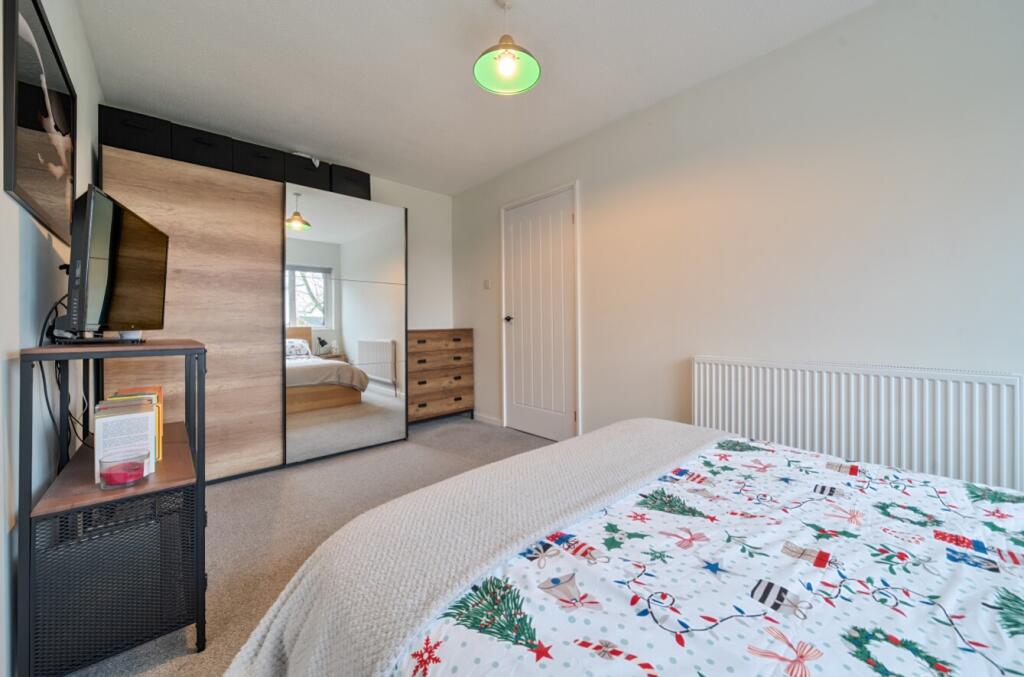 1394846-30-6949337cbfdc4-ARW-1