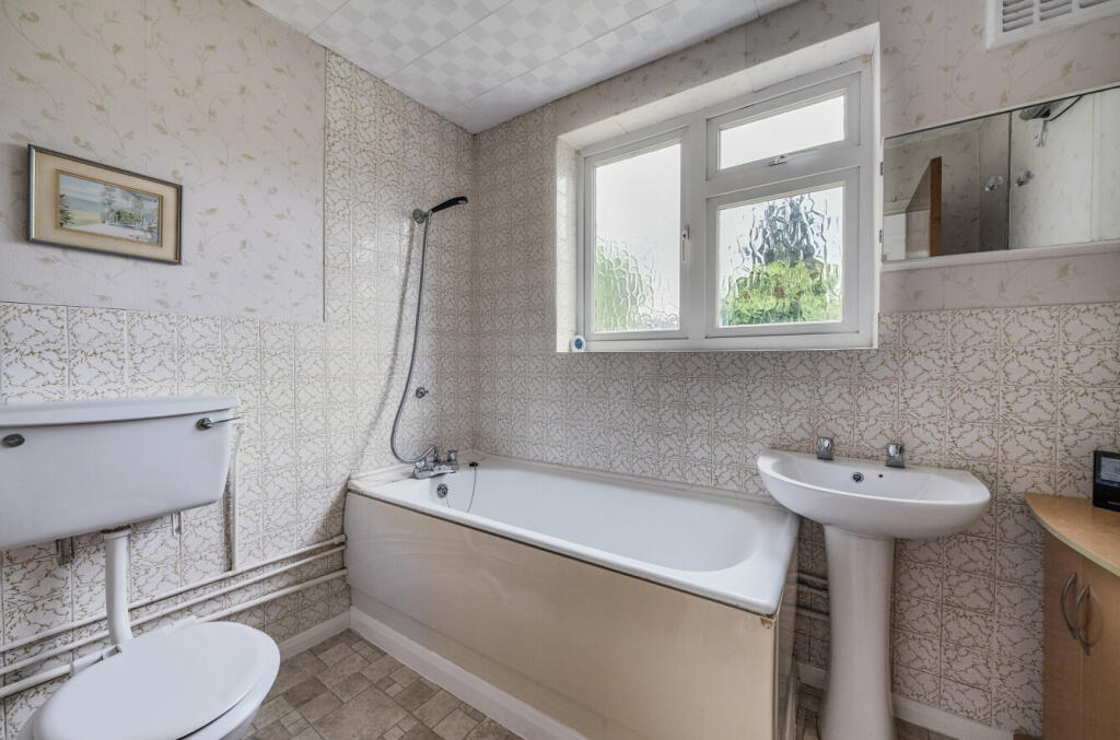 1305868-6-6846c68...