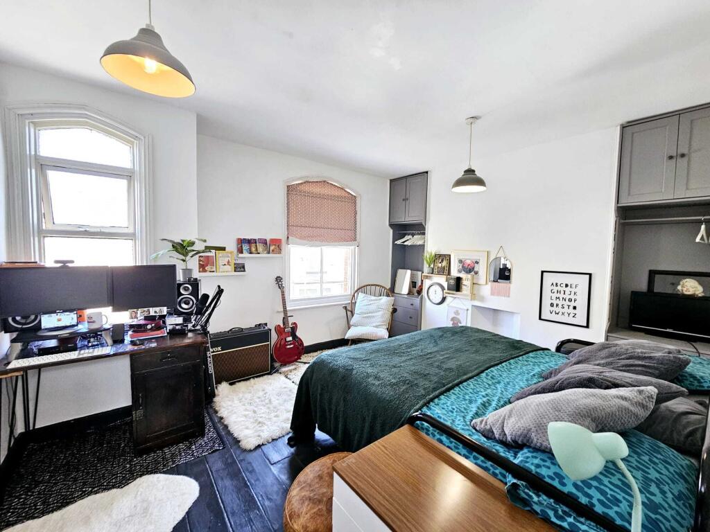 e566ba71-edbc-4b6b-8d0f-a8d2322a229e