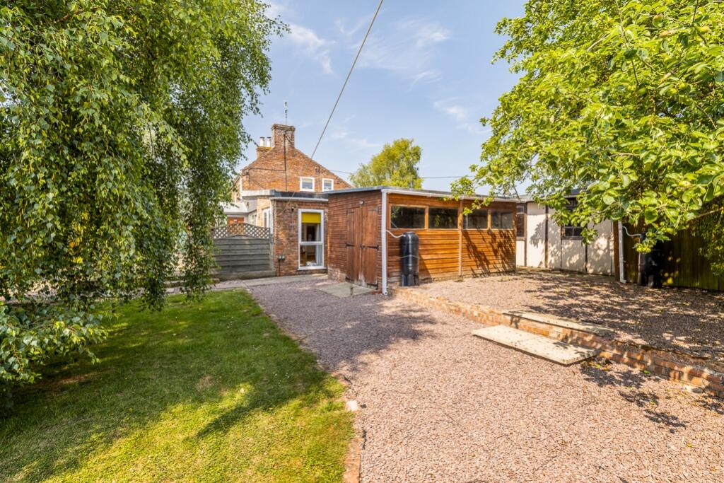 Sunset Cottage (Gipsey Bridge)-12