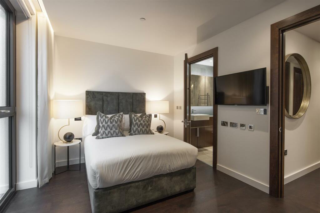 39 Thornes House - Bed 1  2nd.jpg