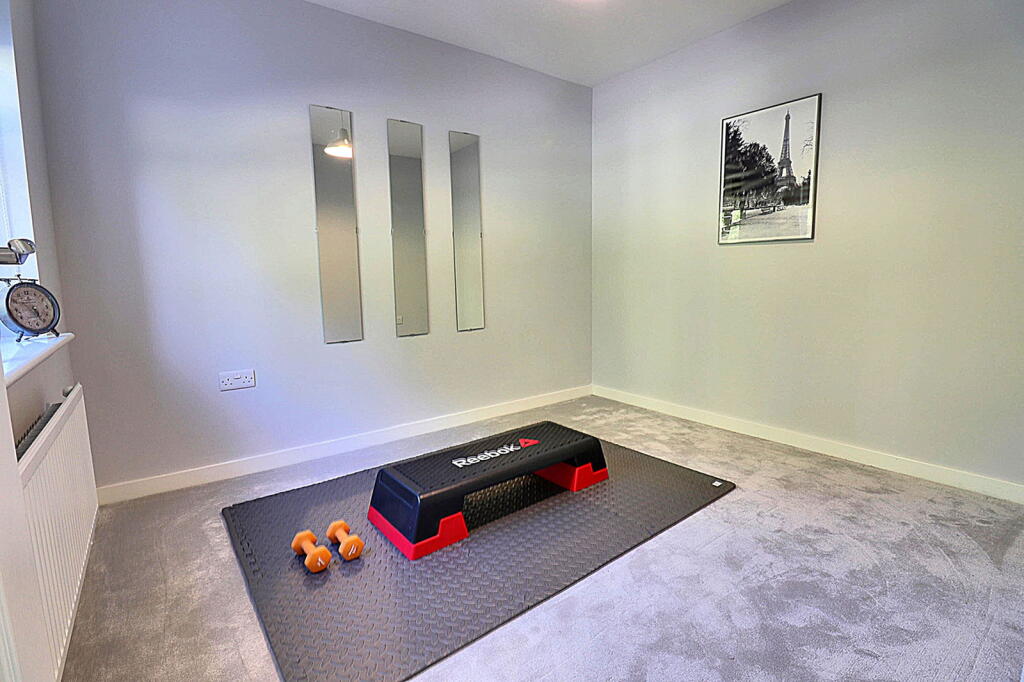 Lewis Close, Llantilio Pertholey, Abergavenny, NP7 6PU