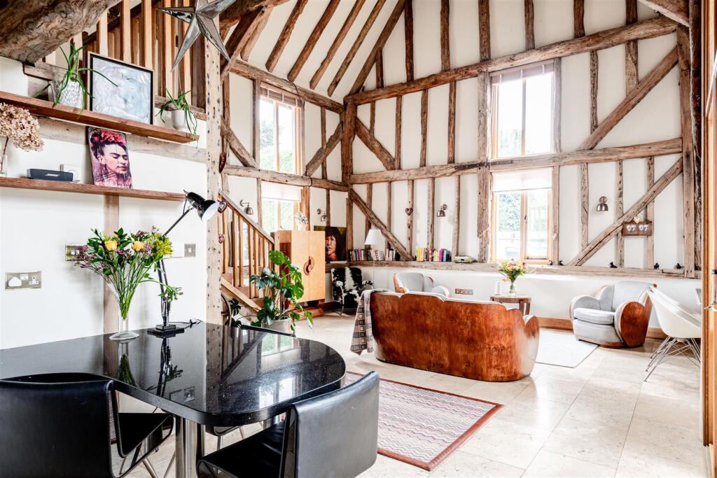 Gallops Barn-8.jpg