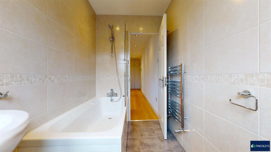 29-Fairfield-Close-London-N12-9ST-07292025_215903.