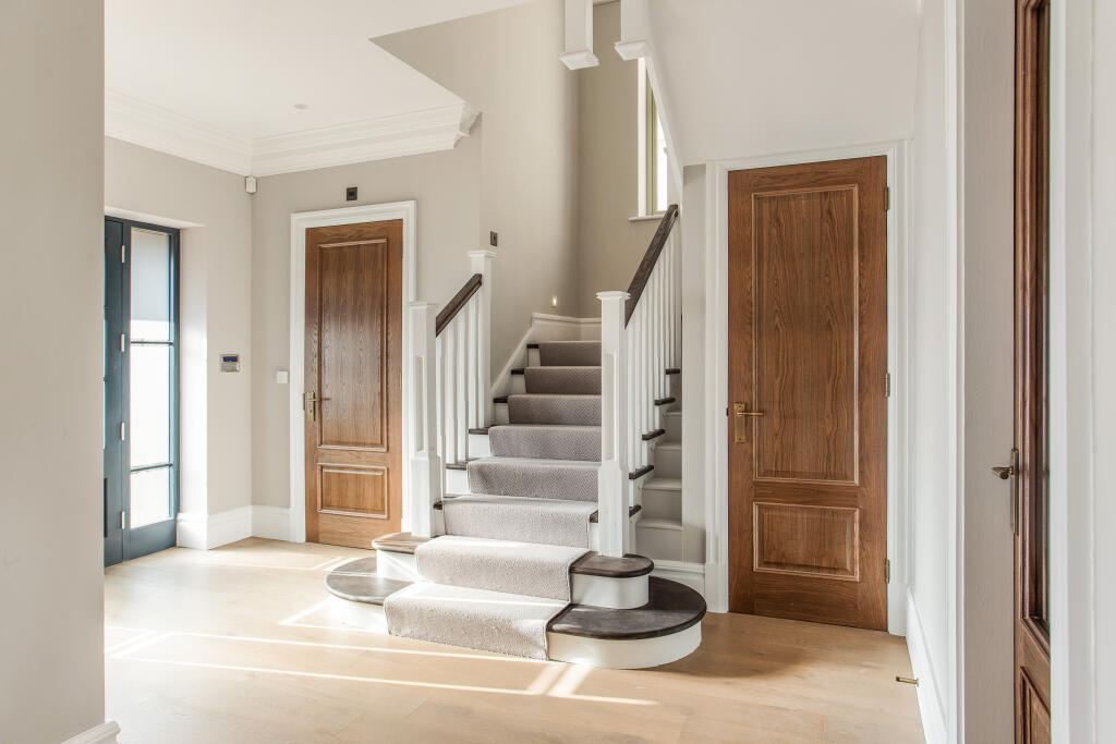 Plot 10 Entrance Hallway