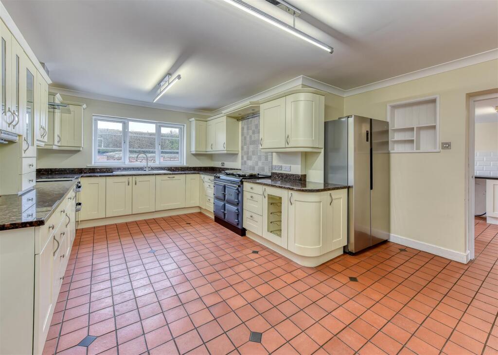 The Peel House-kitchen2.jpg