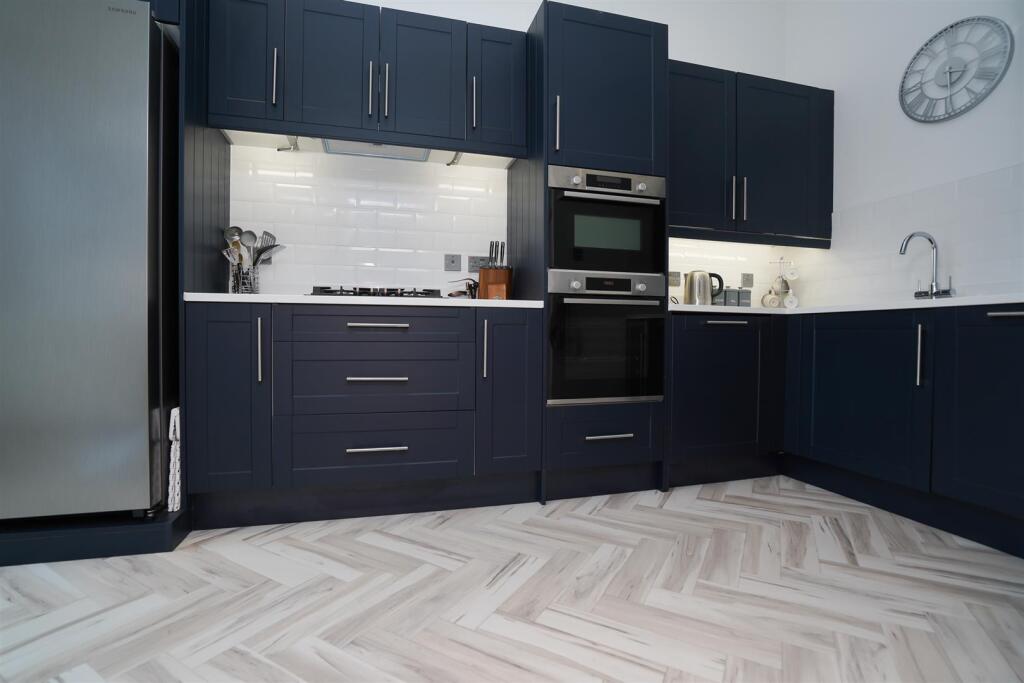 7 Regency Mews-14.jpg