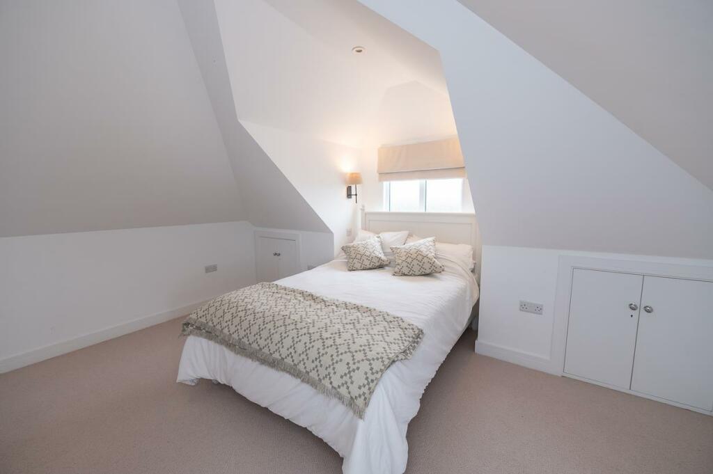 Bedroom 4 pic 2.jpg