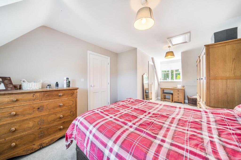 MASTER BEDROOM.jpg