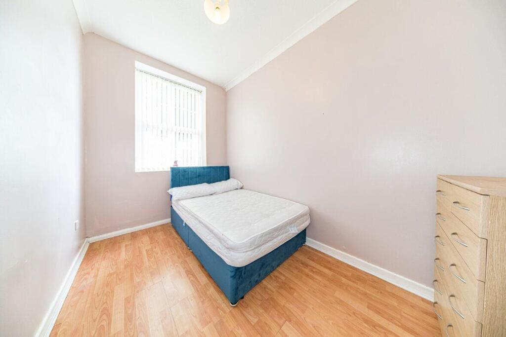 11 vale lodge bedroom.jpg