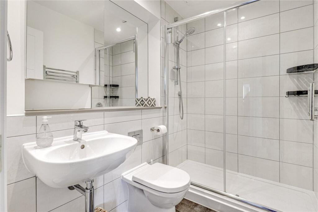 En Suiet Shower Room