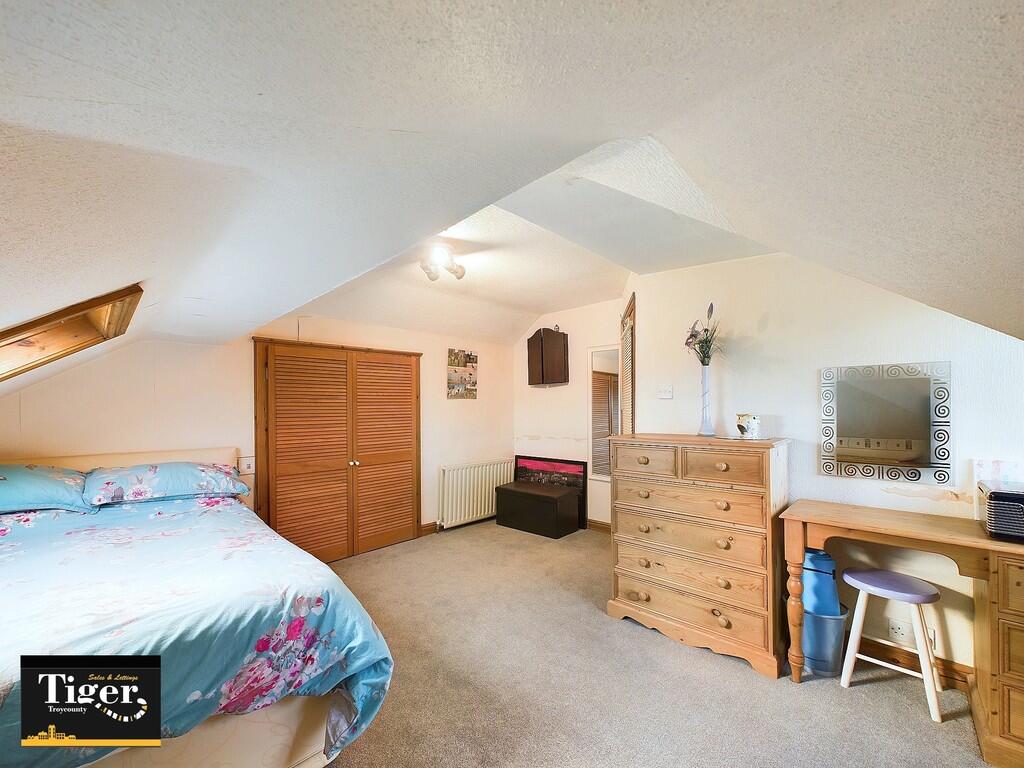 CAM02176G0-PR0427...