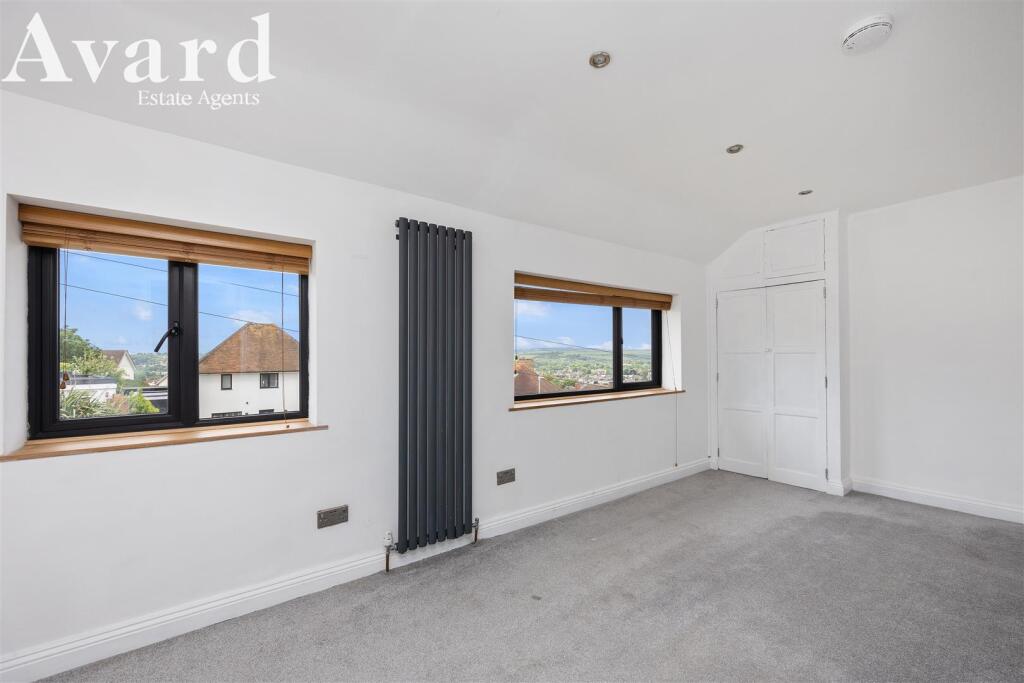 Warnham Rise_9-007.jpg