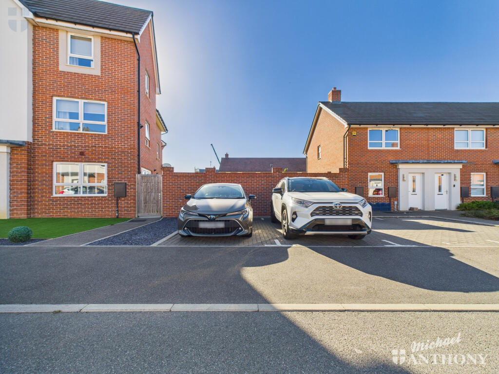 CAM03218G0-PR0783-STILL019