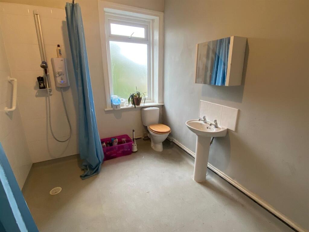 wet room shower.jpg