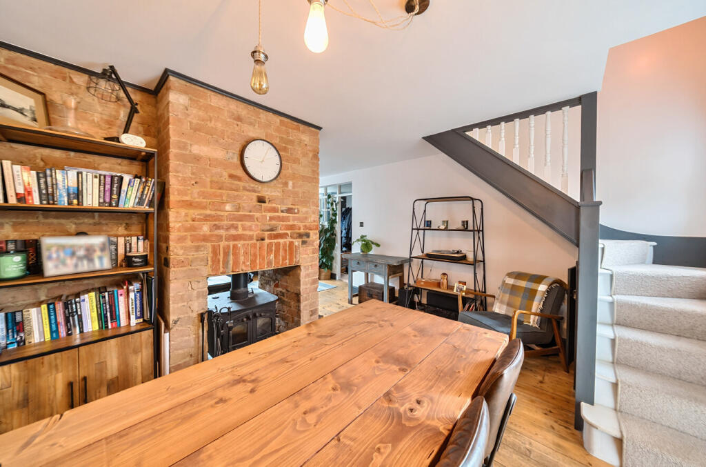 1294097-9-682f32f...