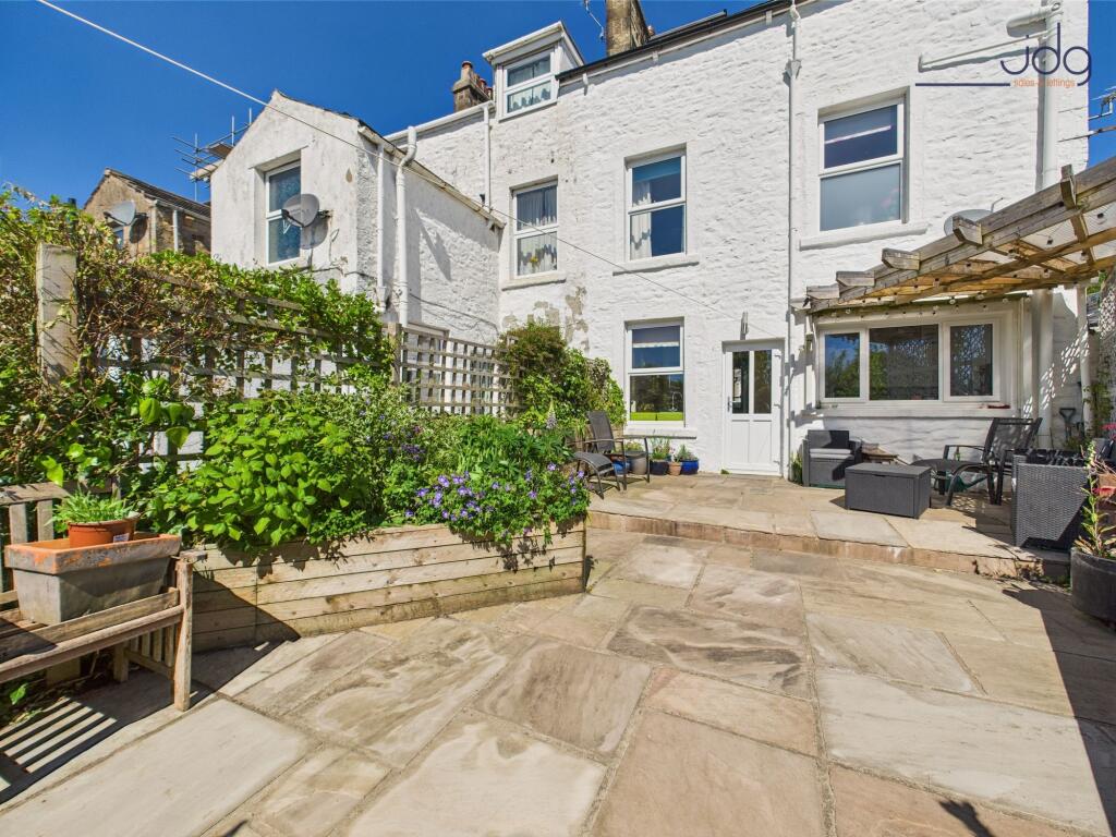 South Facing Landscaped Garden