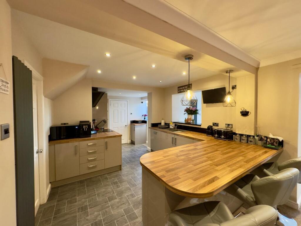 Kitchen 2 Photo, Clockhouse Grove, Burnley, 5 Bedr