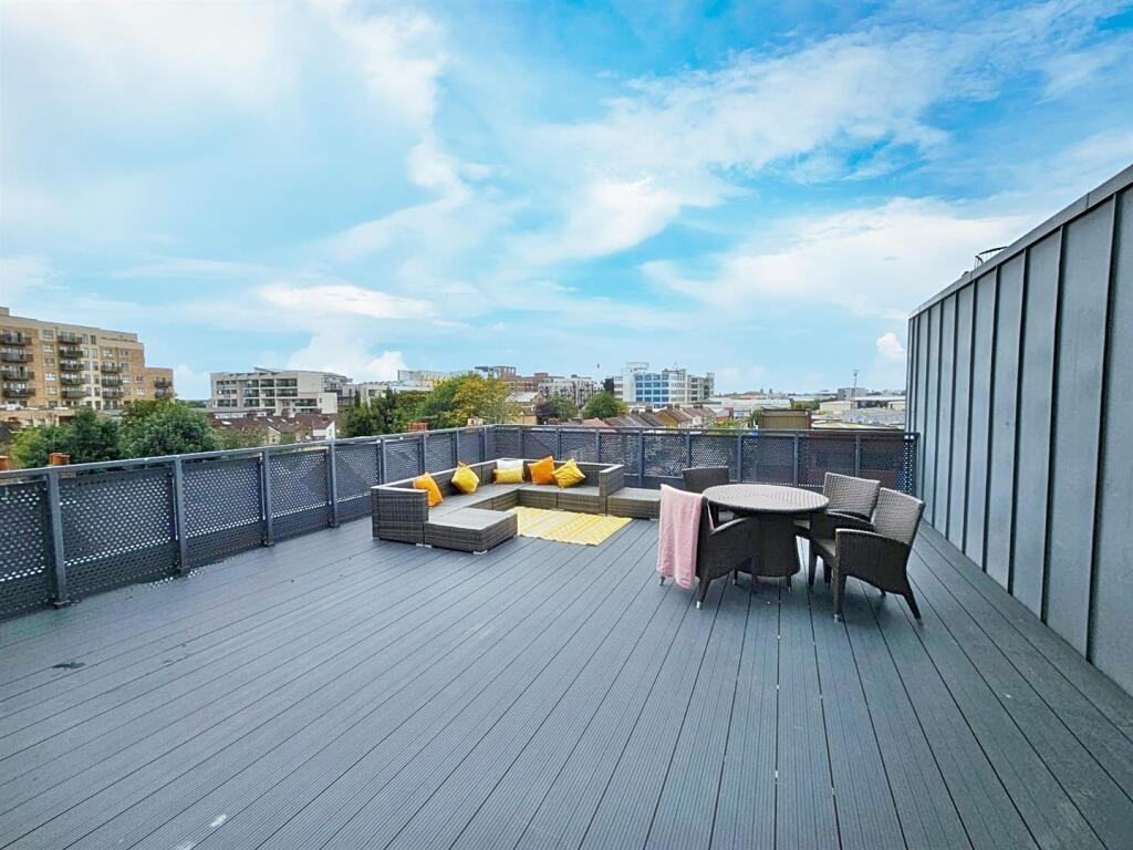 balcony pic number 1.jpg