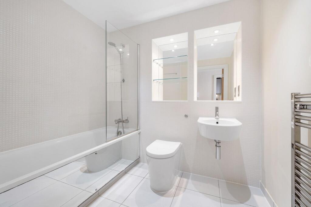 Bathroom.JPG