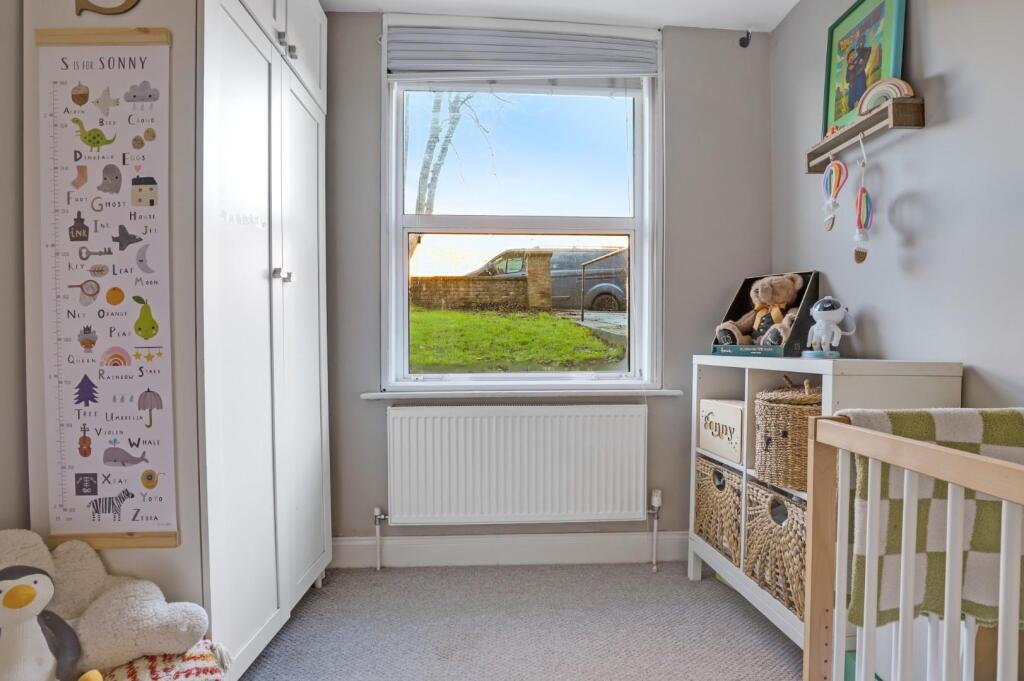 09-6f9cJHPropWpen - Flat 4 Malcolm Close - 28.jpg