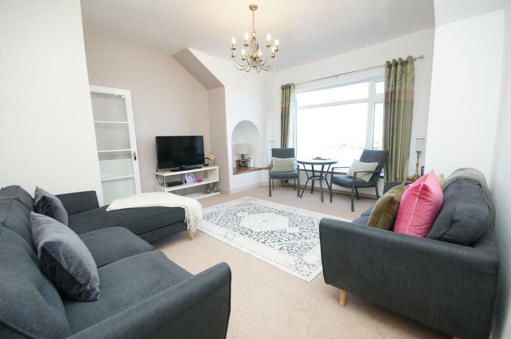Front Reception Lounge