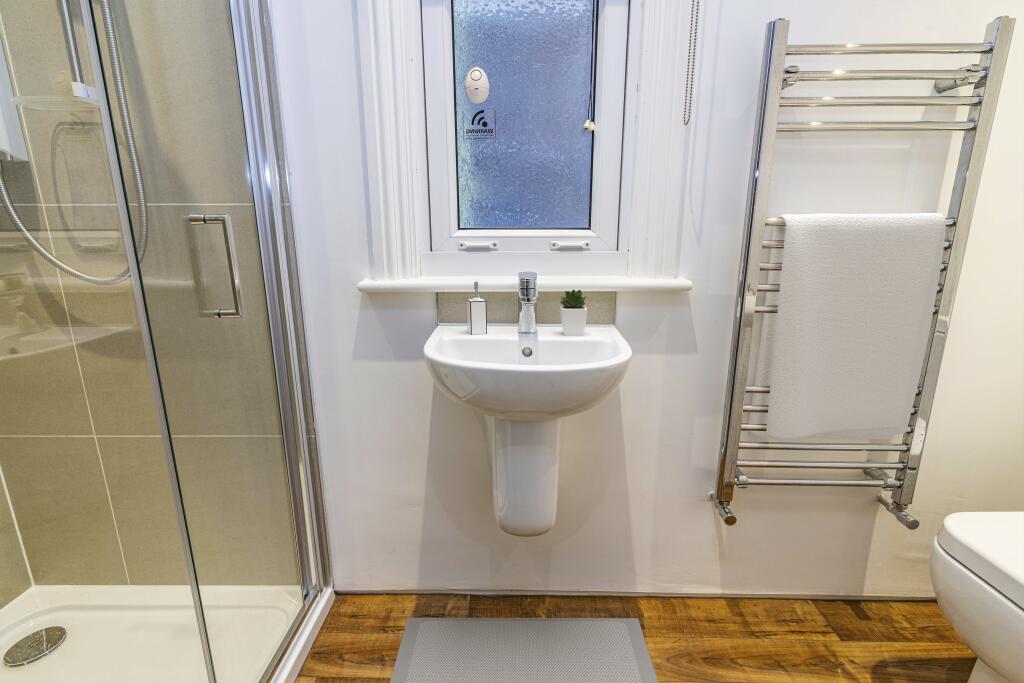 Flat 2_Bathroom 2