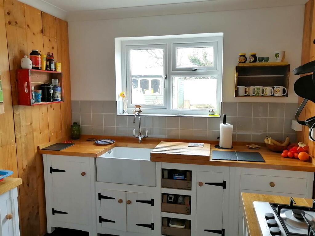 Kitchen Picture One.jpg