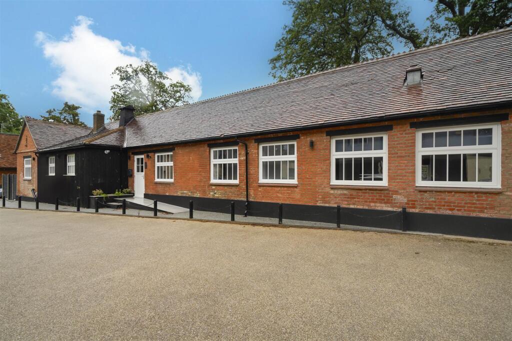 Newall Close - Front 2.jpg