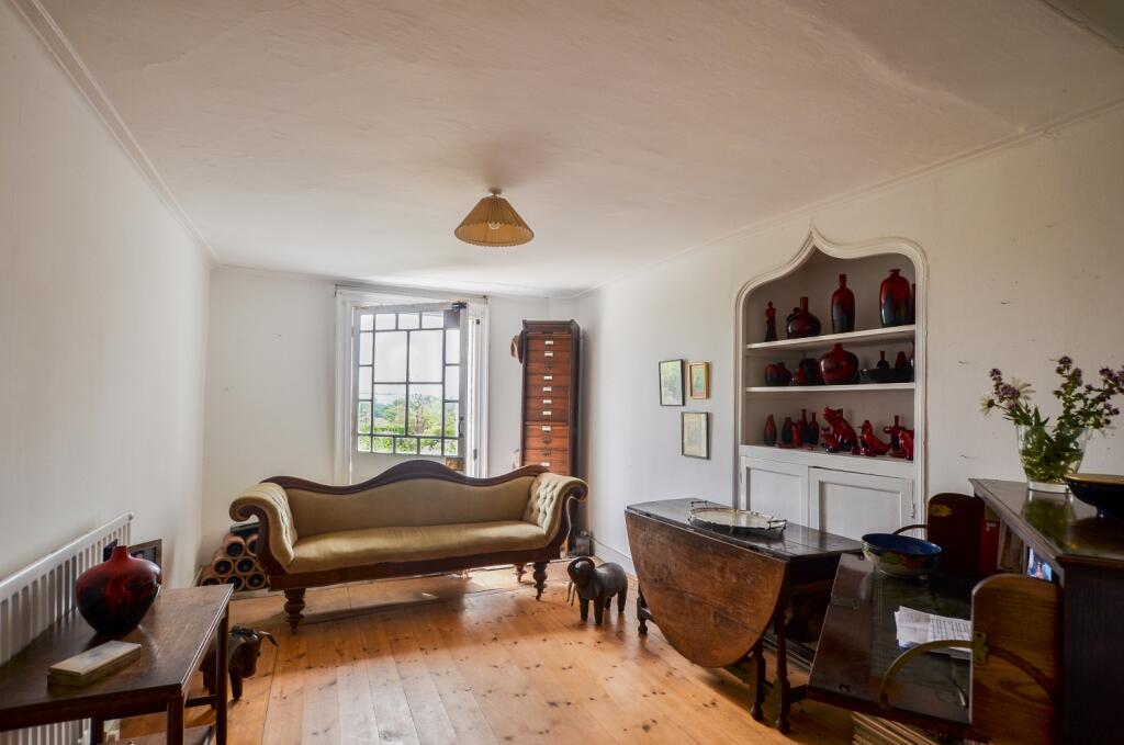 Hill House - TPS 01208 872728 -3