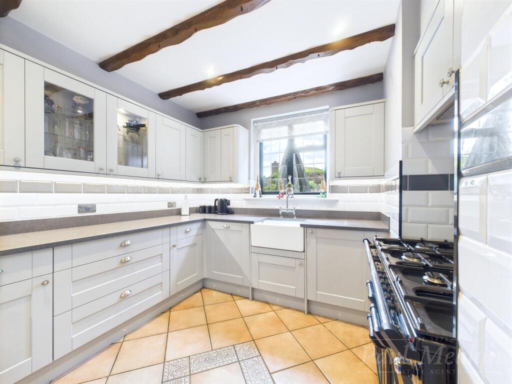 Kitchen/ Breakfast Room