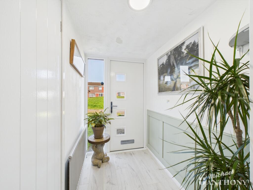 CAM02773G0-PR0270-STILL013