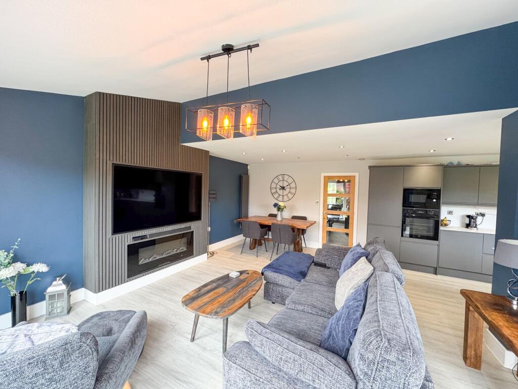 Kitchen / Diner / Lounge
