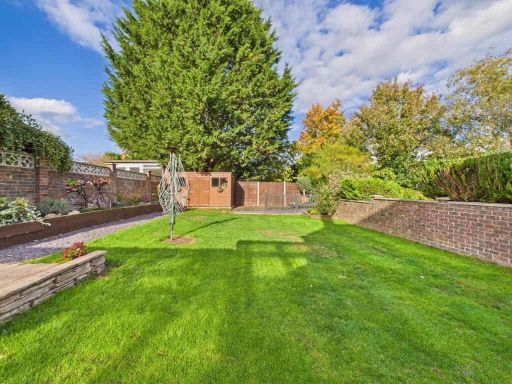 CAM02136G0-PR0484-STILL016