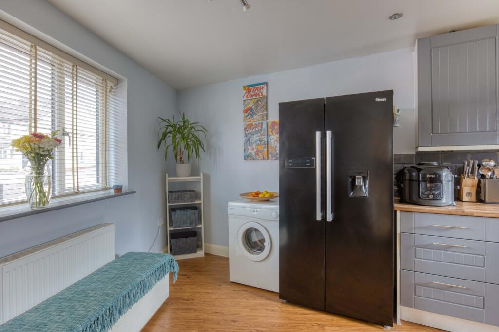 Ewemove Taunton Grove Gate (9)