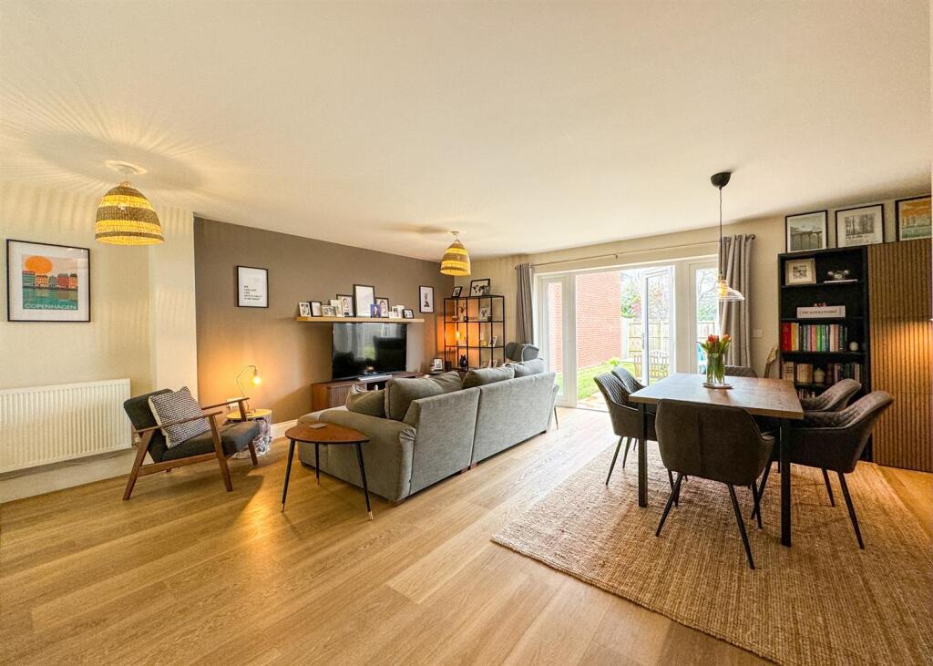 LIVING KITCHEN