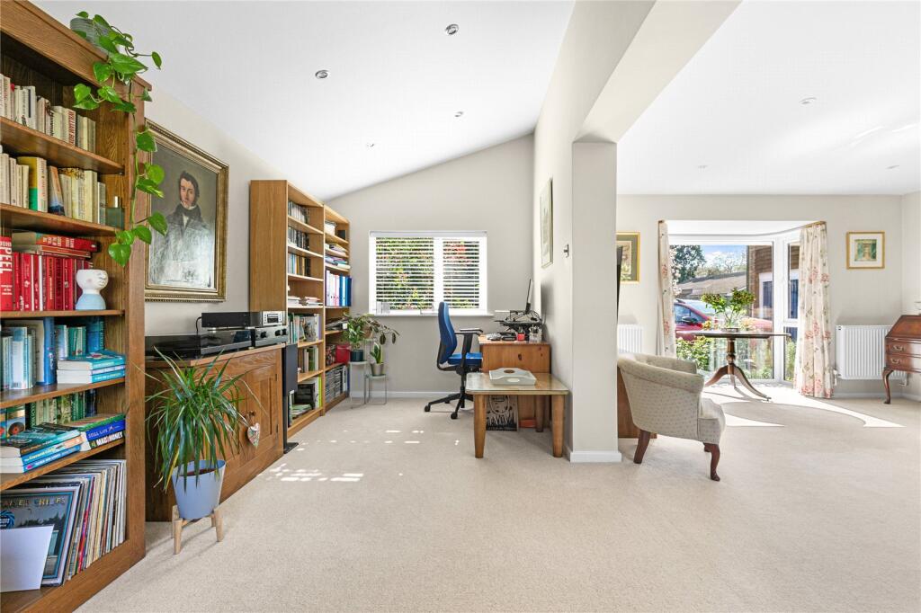 Living Room/Study