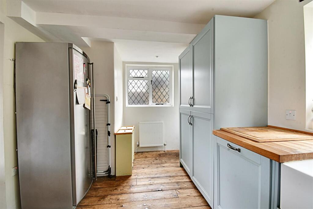Kitchen 3.jpg