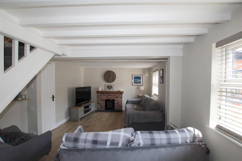 Living Room - b.JPG