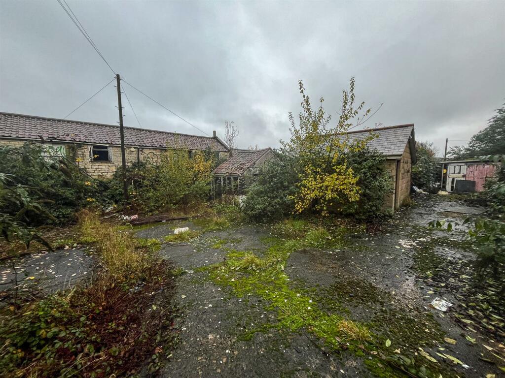 17 Station Road, Midsomer Norton, BA3 2AZ Freehold