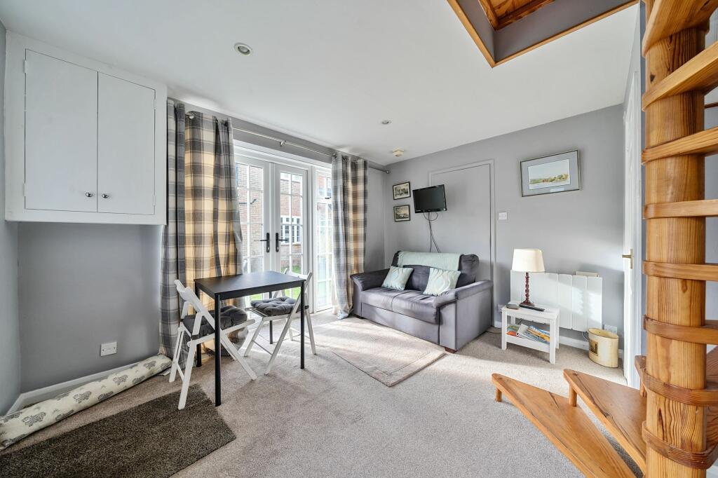 Annexe Kitchen / Sitting Room