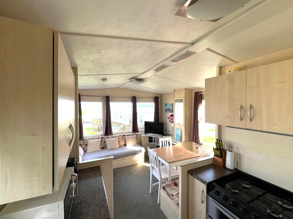 Kitchen Lounge