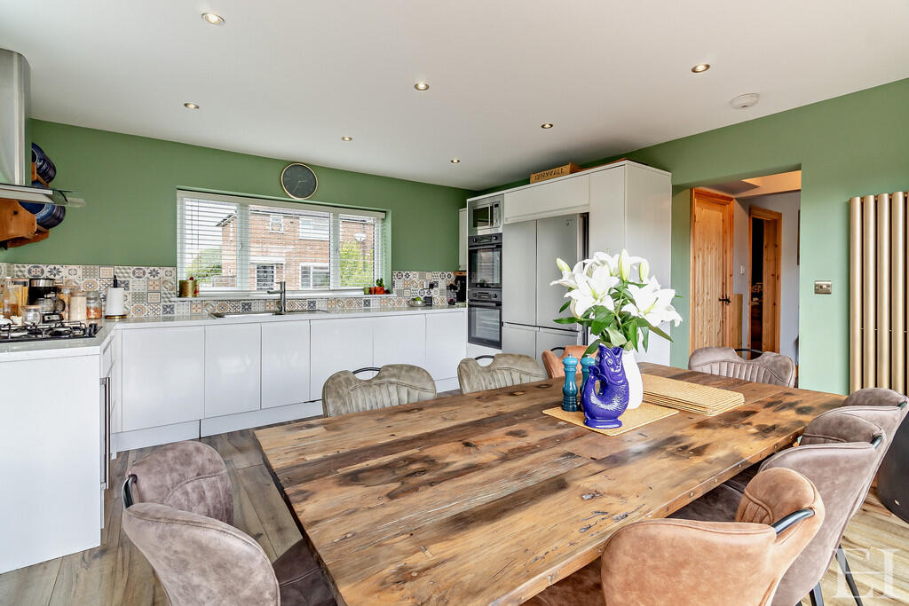 8660207-interiorW...