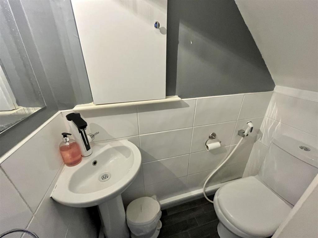Ground Floor WC.jpg