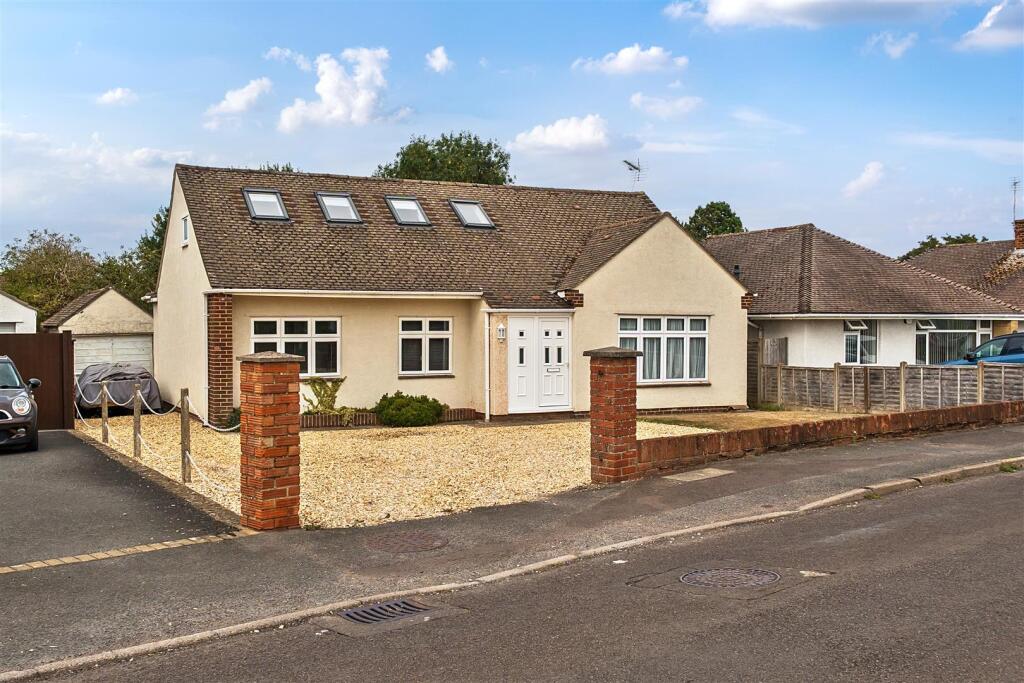 Front Garden/Driveway