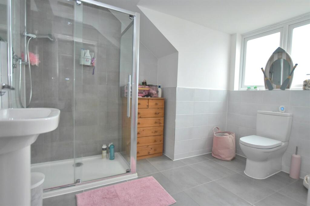 2nd floor bathroom