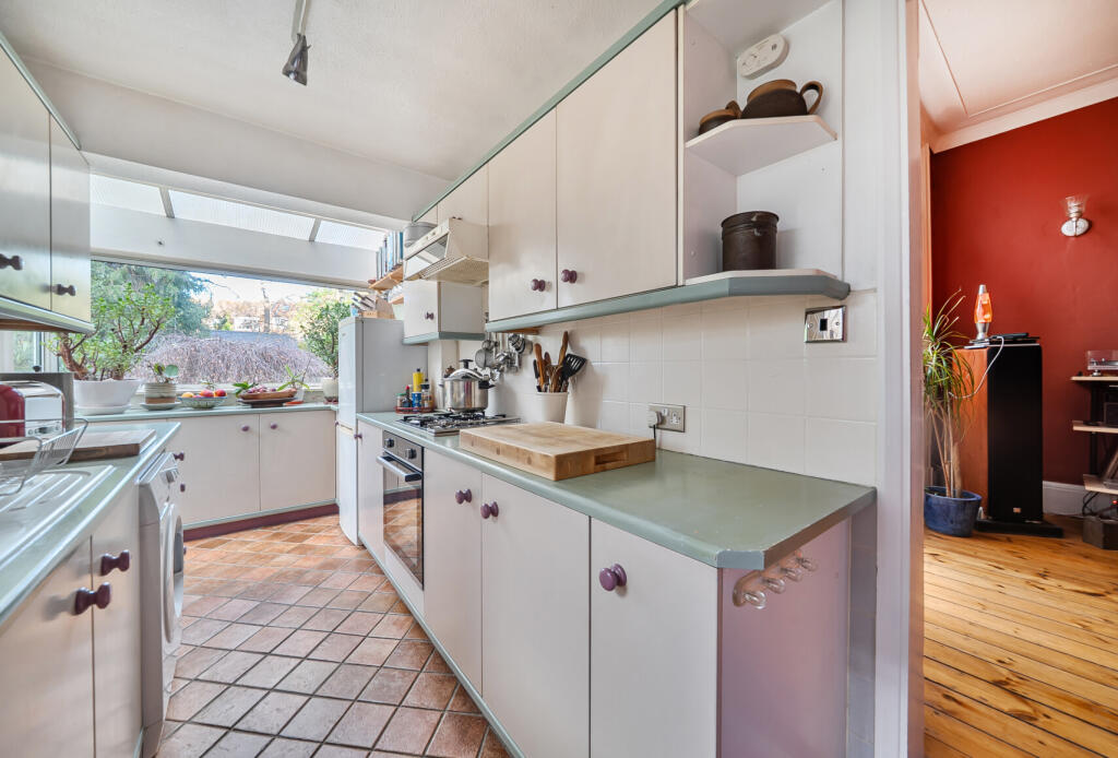 1387044-12-693983...