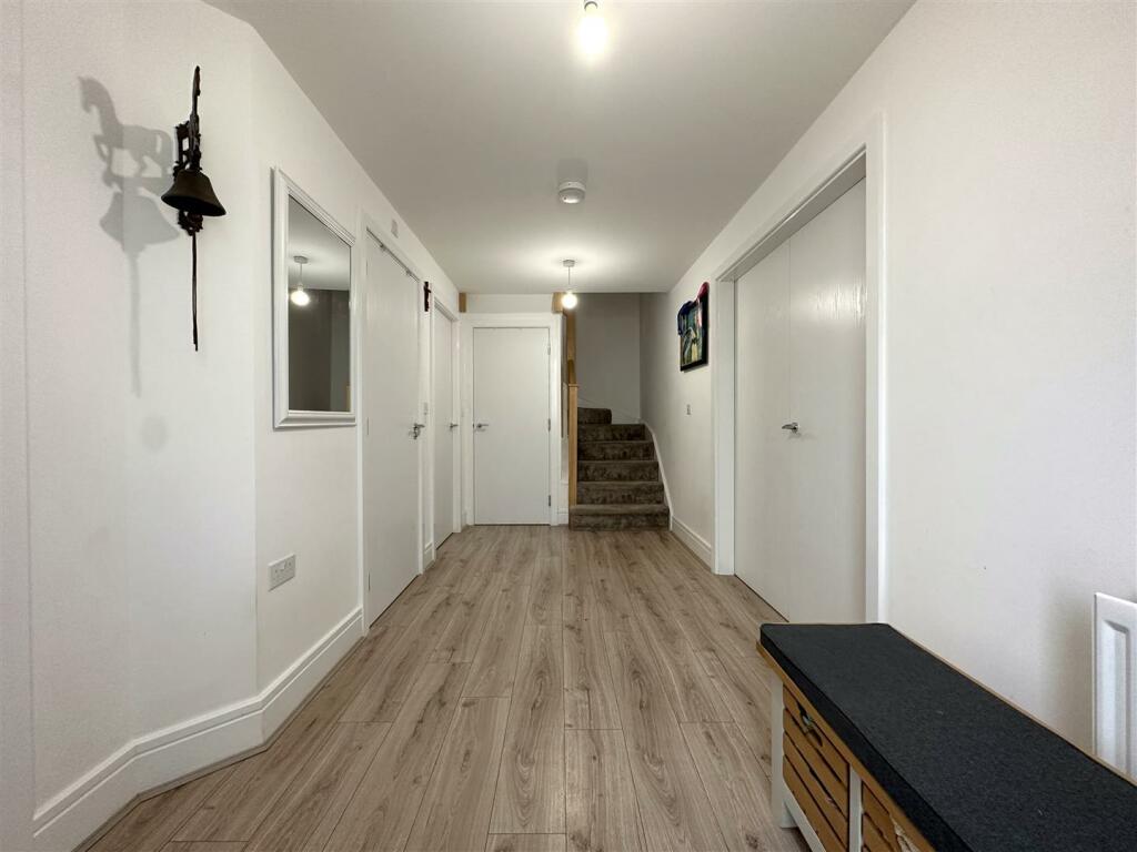 Generous Reception Hall 552