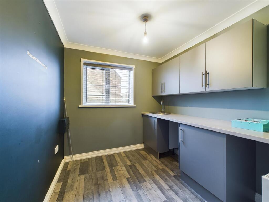 BEDROOM 3/ UTILITY