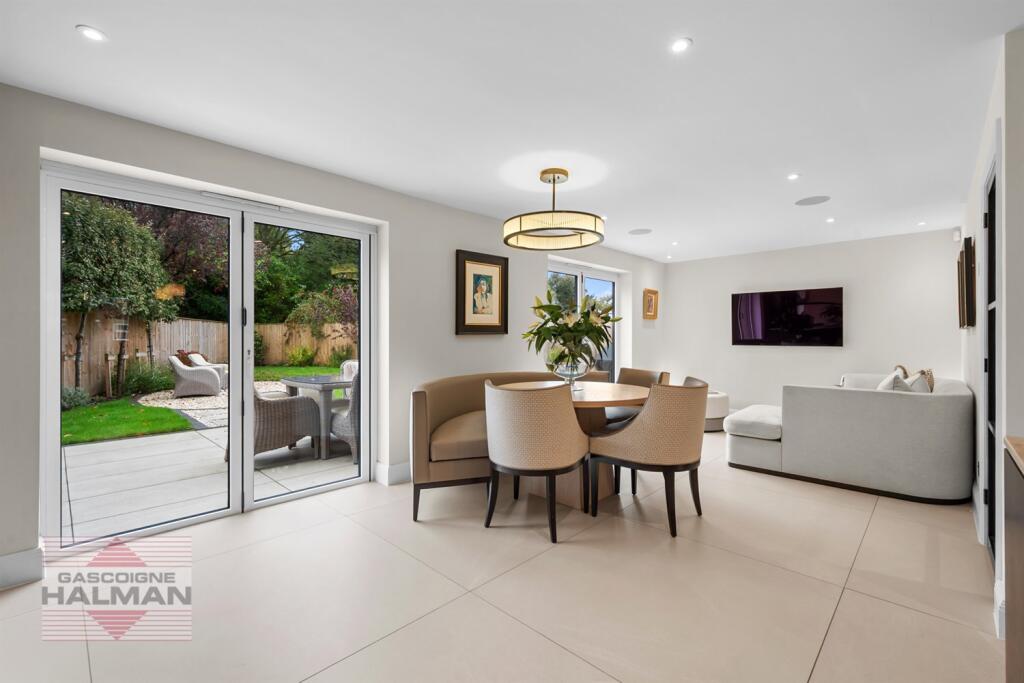 Living/Dining Kitche